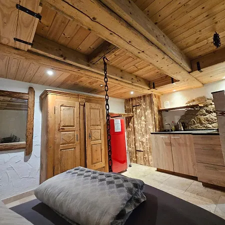 Wood & Stone 0 Apartment *